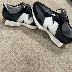 New Balance 327
